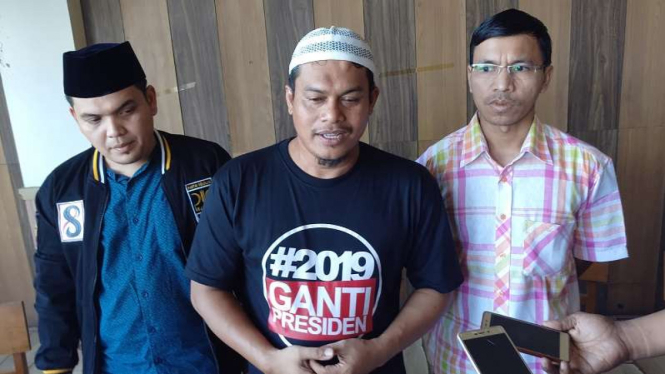 Panitia deklarasi #2019GantiPresiden di Aceh saat memberikan keterangan, Jumat, 31 Agustus 2018.