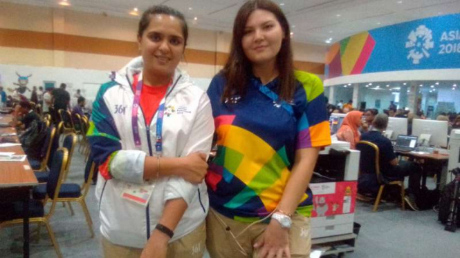 Volunteer Asian Games, Dilpreet Kaur Sandhu (kiri)