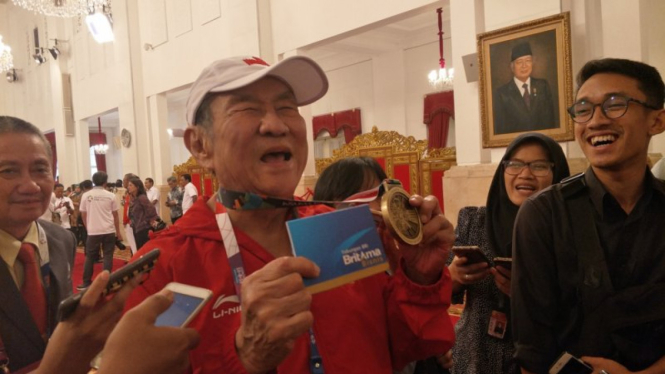 Meraih perunggu, Bambang Hartono (78 tahun) mendapat bonus dari pemerintah.