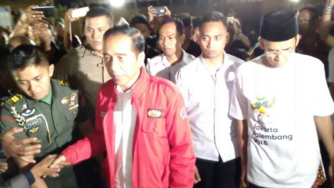  Presiden Jokowi saat menyaksikan penutupan Asian Games 2018 di Lombok 