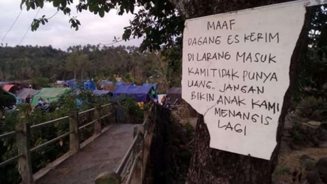 Tulisan di Dusun Trengan Lauk, Desa Pemenang Timut, Kabupaten Lombok Utara, NTB.