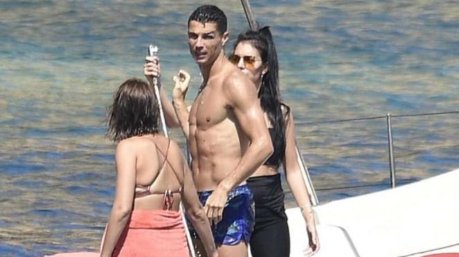 Liburan Cristiano Ronaldo dan kekasih, Georgina Rodriguez.