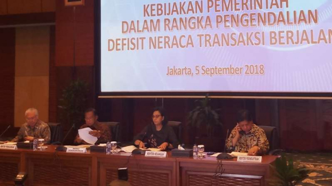 Konferensi pers pengendalian defisit neraca transaksi berjalan