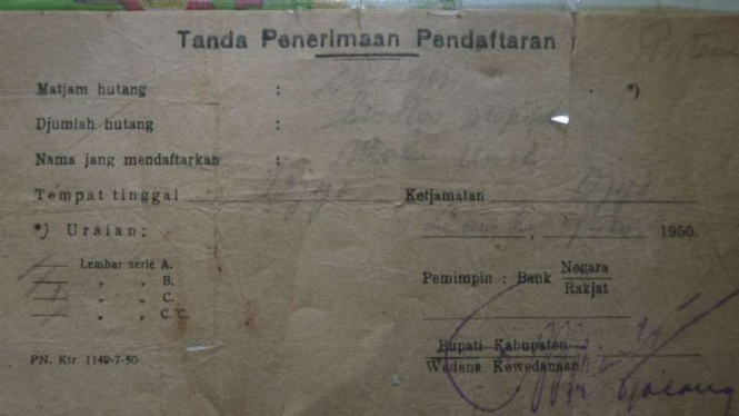 Tanda penerimaan surat utang negara ke warga Aceh