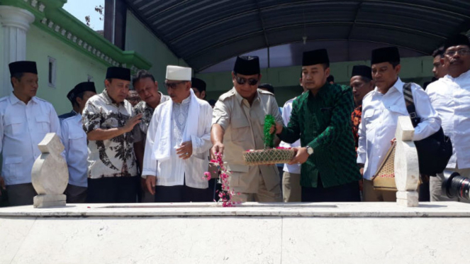 Prabowo ziarah ke makam para pendiri Nahdlatul Ulama di Kabupaten Jombang