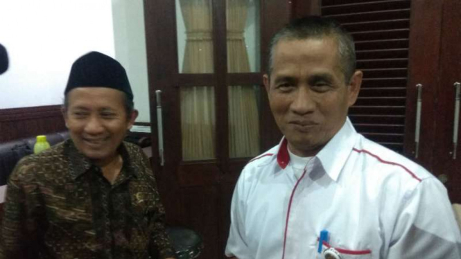 Seketaris DPRD Kota Malang Bambang Suharijadi (kanan).