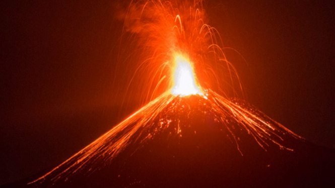 Erupsi Gunung Anak Krakatau