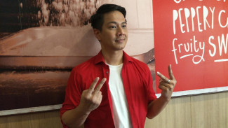 Delon Pasrah Dicerai