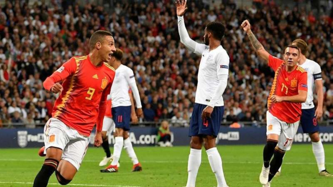 Selebrasi gol pemain Spanyol usai bobol gawang Inggris