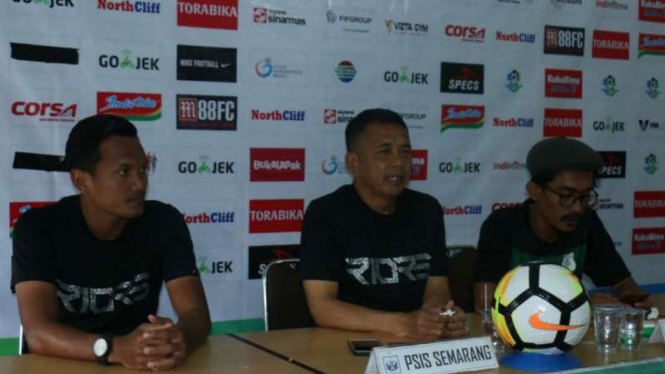 Pelatih PSIS Semarang, Jafri Sastra.
