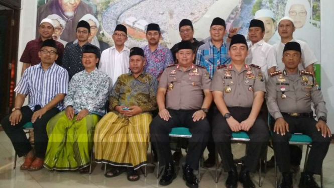 Kapolda Jawa TImur, Inspektur Jenderal Polisi Luki Hermawan dengan pengurus NU.