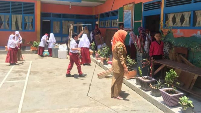 Kondisi SDN 04 Kinari, Kabupaten Solok usai diterjang air bah.