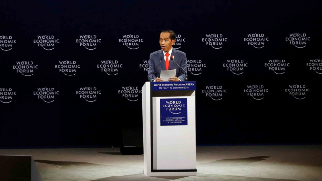 Presiden Indonesia Joko Widodo saat menghadiri Forum Ekonomi Dunia ASEAN