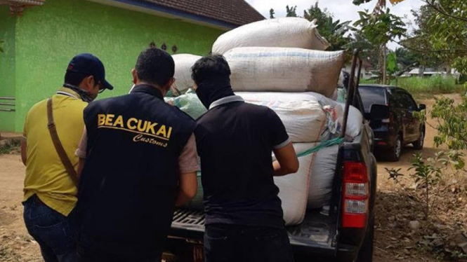 Bea Cukai Malang berhasil mengamankan ratusan ribu batang rokok ilegal 