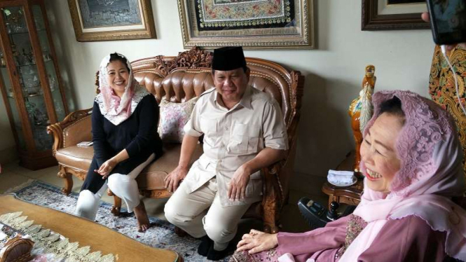 Capres Prabowo Subianto bertamu ke kediaman keluarga Gus Dur