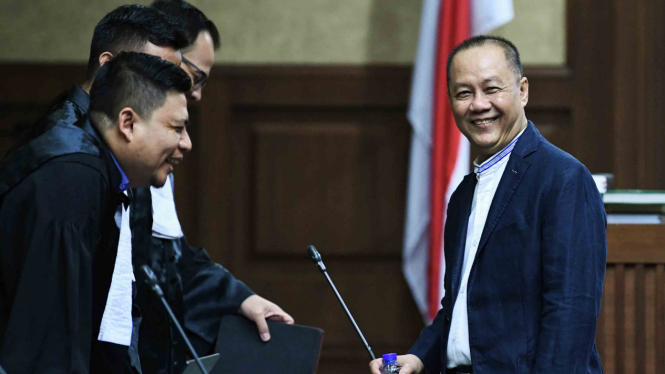 Terdakwa kasus korupsi pemberian Surat Keterangan Lunas (SKL) Bantuan Likuiditas Bank Indonesia (BLBI) Syafruddin Arsyad Temenggung (kanan) saat menjalani sidang lanjutan di Pengadilan Tipikor, Jakarta Pusat, beberapa waktu lalu.