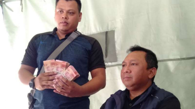 Kepala Kejaksaan Negeri Mataram, Ketut Sumedana, dalam konferensi pers tentang penangkapan seorang anggota DPRD setempat pada Jumat pagi, 14 September 2018.