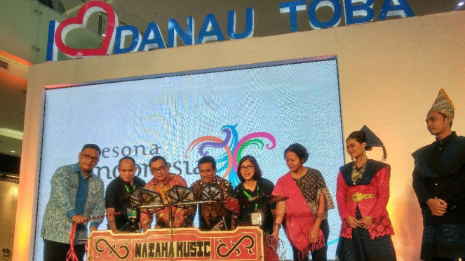 Pembukaan rangkaian misi penjualan Danau Toba di Ciputra World, Surabaya