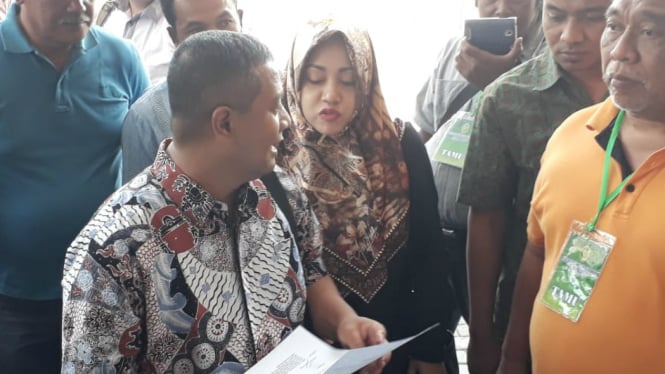 Terdakwa Mustofa Kamal Pasa di Pengadilan Tipikor Surabaya, Jawa Timur,