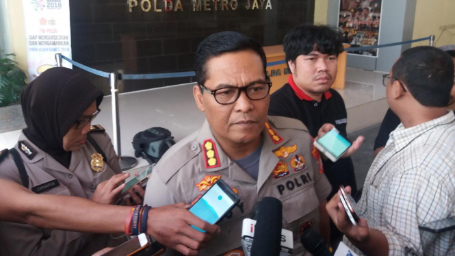 Kepala Bidang Hubungan Masyarakat Polda Metro Jaya, Komisaris Besar Polisi Argo 