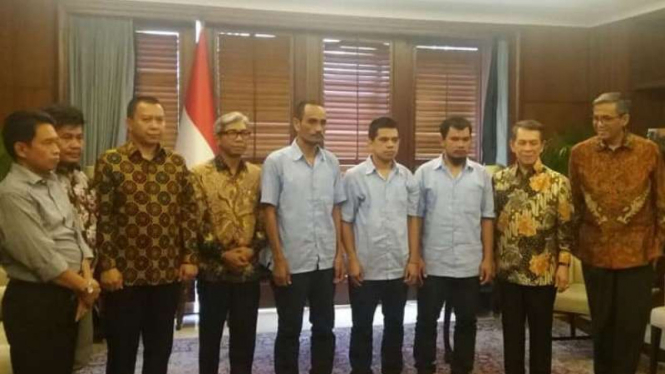 Tiga warga Sulawesi Selatan yang disandera Abu Sayyaf dilepaskan