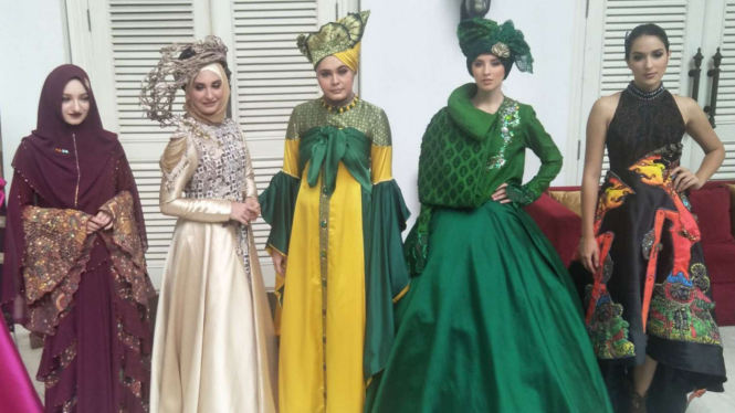 Karya desainer yang tergabung dalam Indonesia Modest Fashion Designers.