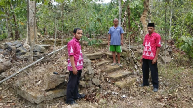 Sisa Situs Batur di lereng Gunung Ungaran, Semarang, Jawa Tengah.