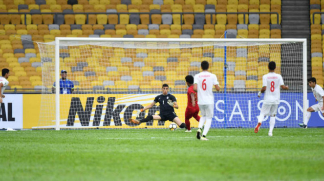 Striker Timnas Indonesia U-16, Amiruddin Bagus Kahfi, saat menjebol gawang Iran