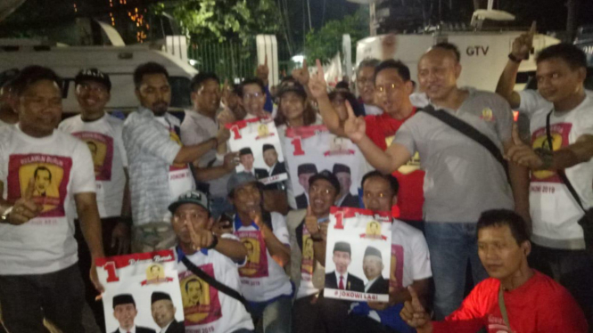 Relawan buruh dukung Jokowi-Ma'ruf Amin.