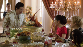Pria Cirebon di Balik Set Megah Crazy Rich Asians