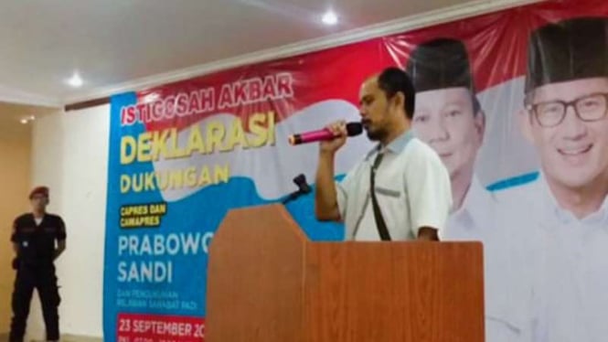 Eka Setiawan, seorang tuna netra Koordinator Komunikasi Disabilitas Indonesia, mendeklarasikan dukungannya untuk Prabowo-Sandiaga di GOR Pasar Minggu, Jakarta, pada Minggu, 23 September 2018.
