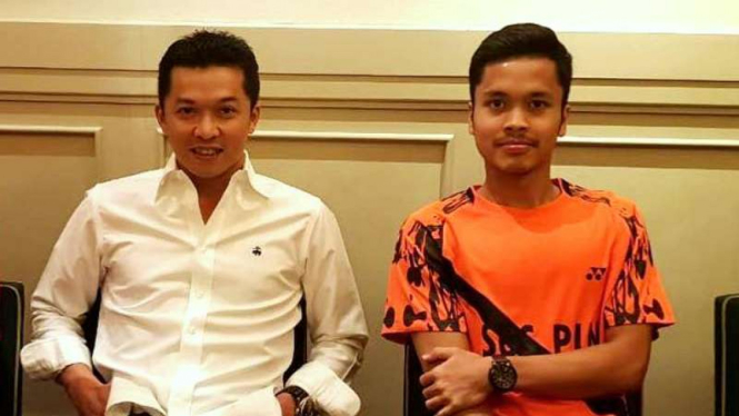 Pebulutangkis legendaris Taufik Hidayat bersama Anthony Sinisuka Ginting 