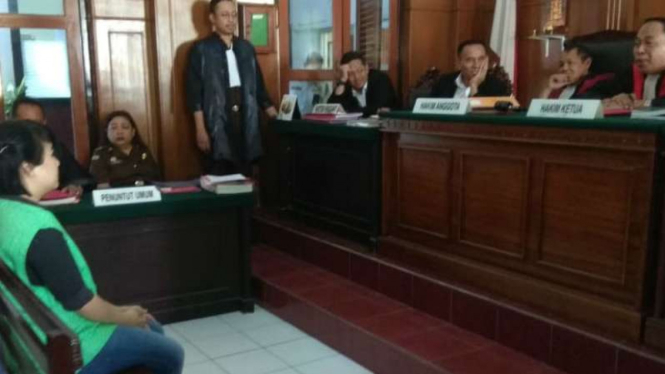 Sidang perdana warga Vietnam kasus sabu di PN Surabaya