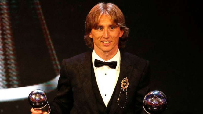 Gelandang Real Madrid, Luka Modric raih Pemain Terbaik Dunia FIFA.
