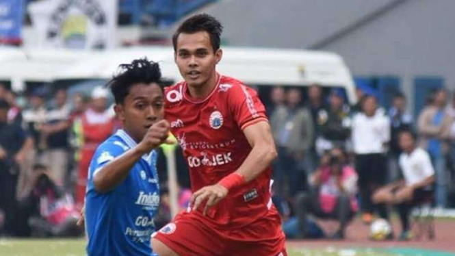 Pertandingan Persib Bandung melawan Persija Jakarta pada pekan ke-23 Liga1 2018