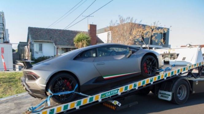 Mobil mewah Lamborghini Huracan 2018 yang disita polisi di Australia di Melbourne dalam operasi narkoba.