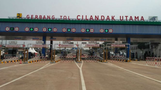 Gerbang Tol Cilandak Utama ruas Depok-Antasari.