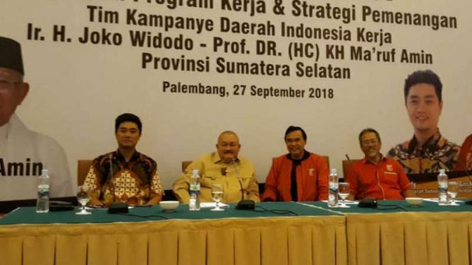 Alex Noerdin usai rapat koordinasi tim pemenangan Jokowi-Ma'ruf di Palembang pada Kamis, 27 September 2018.