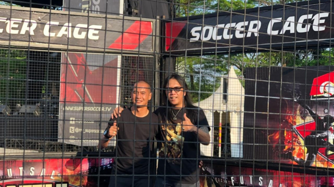 Kurniawan Dwi Yulianto bersama Roy Jeconiah