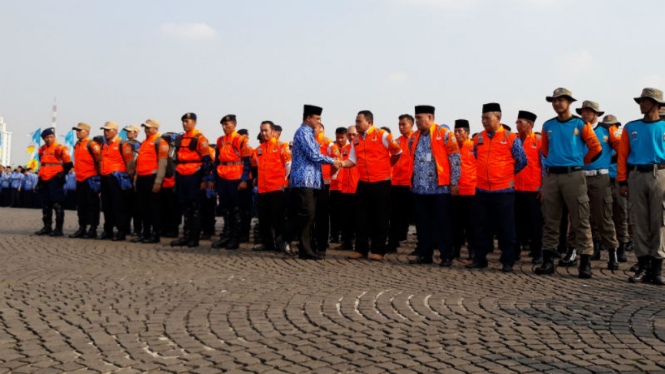 Gubernur DKI Jakarta Anies Baswedan lepas relawan bantu korban gempa dan tsunami