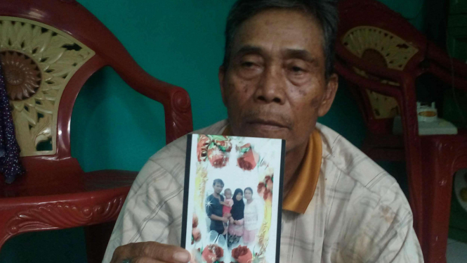 Asmat ayah dari keluarga yang terjebak keluar dari bencana Palu.