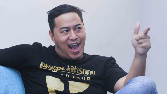 Kunjungan Pandji Pragiwaksono dan Popon Kerok di VIVA.co.id 