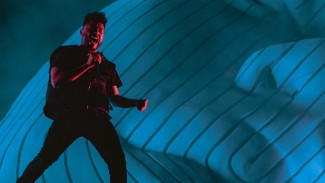 The Weeknd Tampil Penuh Perban di American Music Awards 2020