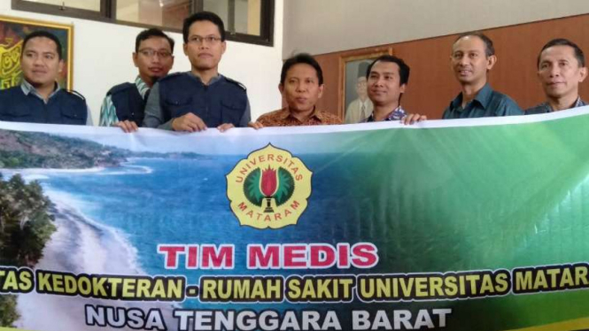 Universitas Mataram di menurunkan tim dokter untuk membantu korban gempabumi dan tsunami di Palu dan Donggala, Sulawesi Tengah pada Kamis, 4 Oktober 2018.