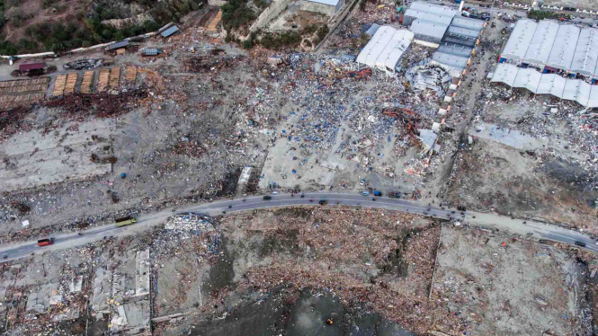 Foto udara dampak kerusakan akibat gempa dan tsunami di Tondo, Palu, Sulawesi Tengah, Rabu, 3 Oktober 2018.