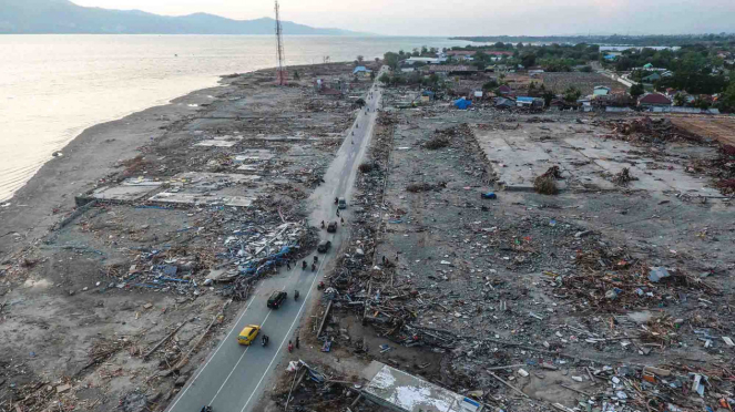 Foto udara dampak kerusakan akibat gempa dan tsunami di Tondo, Palu, Sulawesi Tengah.
