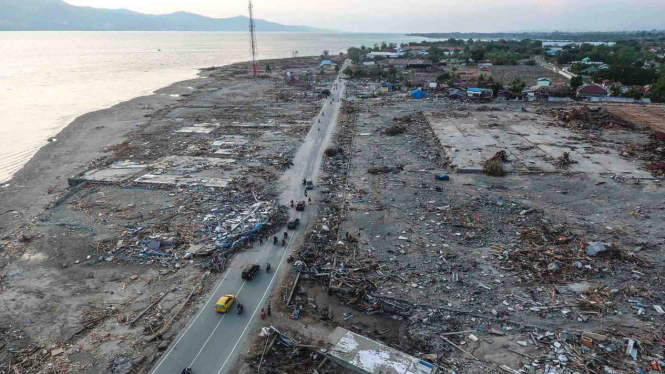 Foto udara dampak kerusakan akibat gempa dan tsunami di Tondo, Palu, Sulawesi Tengah.