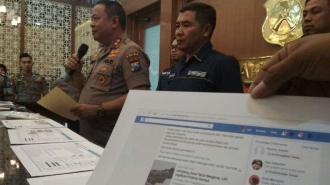 Cerita Wanita Muda Ditangkap Polisi karena Ikut Berbagi Hoax Gempa