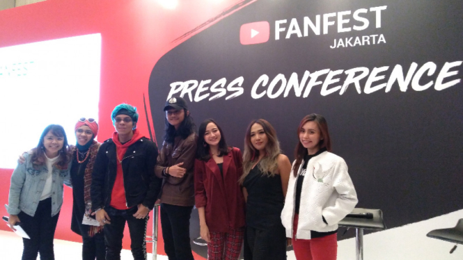 YouTuber Atta Halilintar (tiga kanan) di acara YouTube Fanfest 2018.