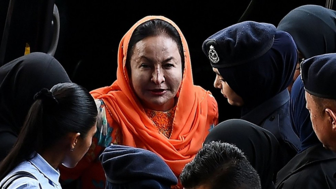 Rosmah Mansor dihadirkan di pengadilan hari Kamis (04/10), antara lain menghadapi dakwaan pencucian uang dan penghindaran pajak. - Getty Images